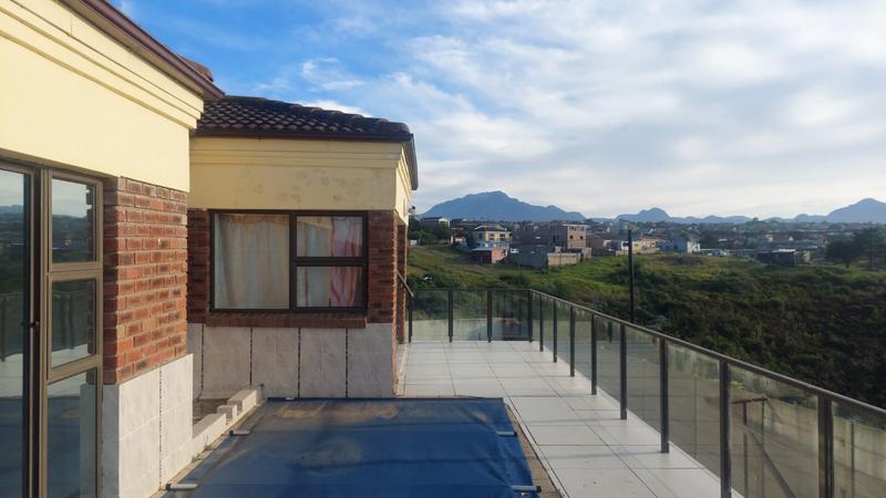 4 Bedroom Property for Sale in Pacaltsdorp Western Cape